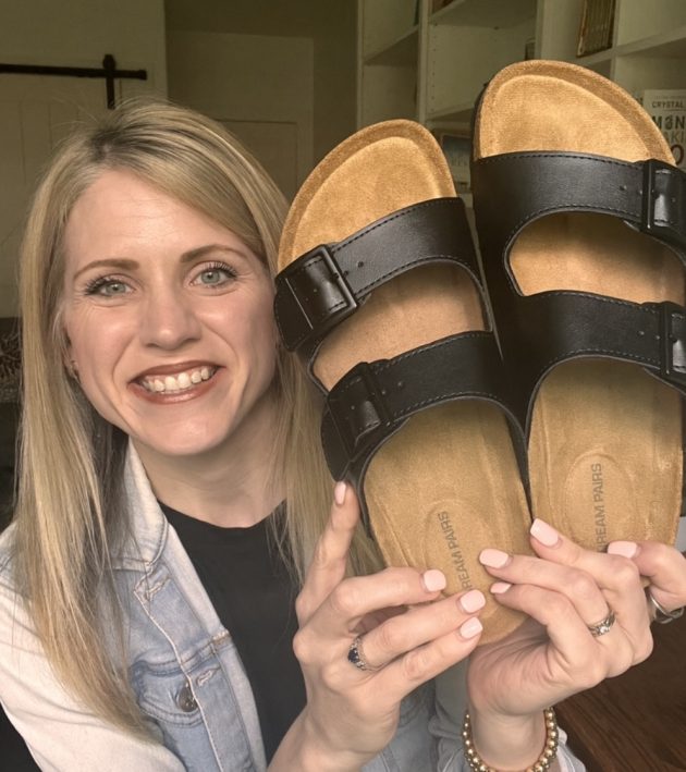 Crystal holding sandals